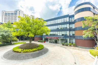 Shanghai Singapore International School entrance courtyard